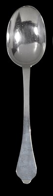 Lot 148 - A WILLIAM III SILVER DOGNOSE SPOON