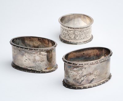 Lot 677 - A PAIR OF GEORGE V SILVER NAPKIN RINGS, LEE & WIGFULL, SHEFFIELD, 1925