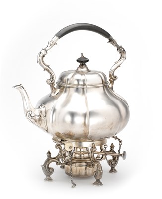 Lot 237 - A GEORGE V SILVER TEA KETTLE ON LAMPSTAND