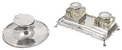 Lot 249 - A GEORGE V SILVER INKSTAND