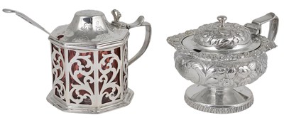 Lot 316 - A GEORGE IV SILVER MUSTARD POT