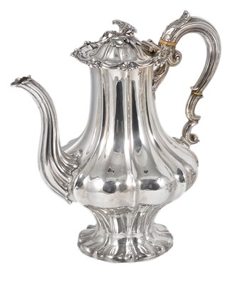 Lot 317 - A VICTORIAN SILVER COFFEE POT