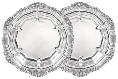 Lot 334 - A PAIR OF GEORGE IV SILVER VEGETABLE DISHES