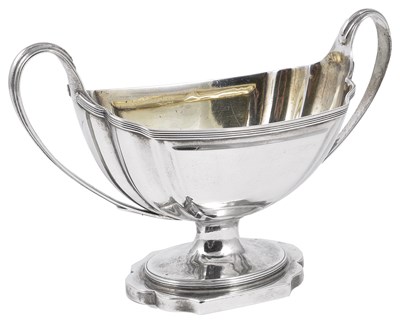 Lot 347 - A GEORGE III SILVER SUGAR BOWL