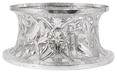 Lot 363 - AN IRISH GEORGE III SILVER DISH RING