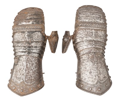 Lot 299 - A PAIR OF NORTH GERMAN MITTEN GAUNTLETS, CIRCA 1580, PROBABLY BRUNSWICK