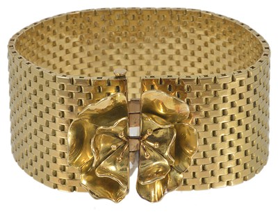 Lot 508 - GOLD BRACELET