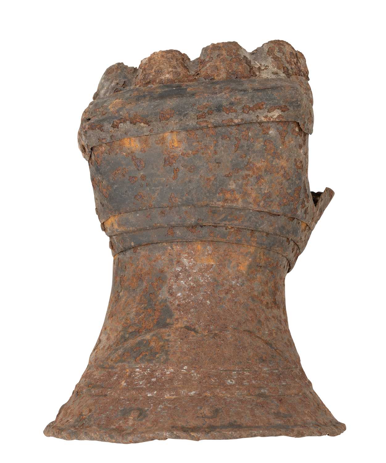 Lot 300 - A GERMAN GAUNTLET FOR THE LEFT HAND, CIRCA 1540-50