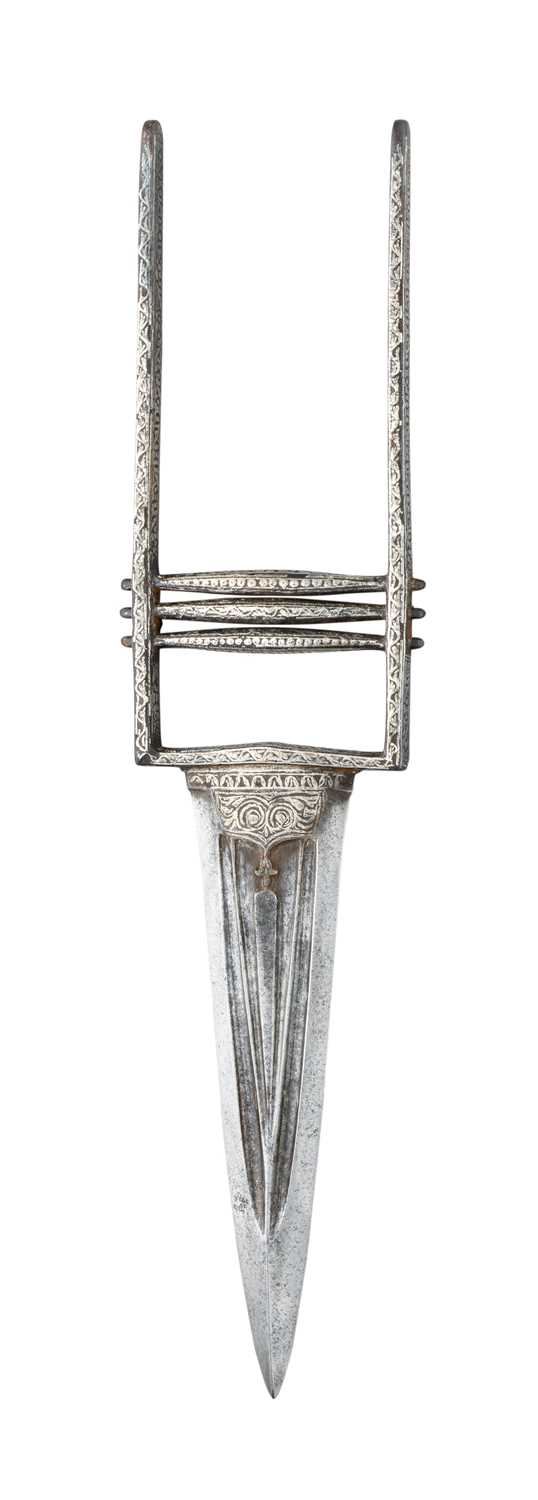 Lot 157 - AN INDIAN DAGGER (KATAR)