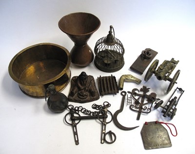 Lot 142 - A MISCELLANEOUS GROUP OF METAL OBJECTS