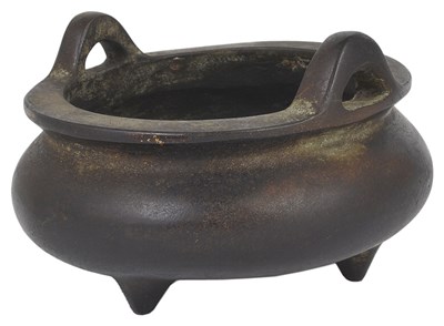 Lot 221 - A CHINESE BRONZE CENSER