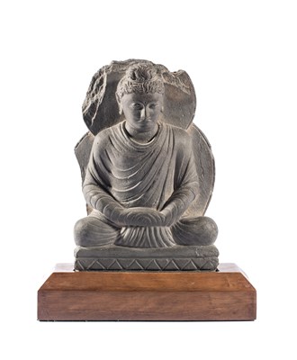 Lot 90 - A GANDHARA GREY SCHIST FIGURE OF BUDDHA, NORTH-WESTERN PAKISTAN, 3RD/4TH CENTURY