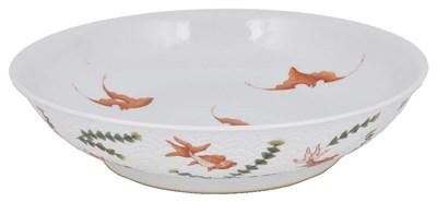 Lot 238 - A CHINESE FAMILLE-ROSE 'FISH' DISH