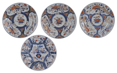 Lot 260 - A SET OF THREE JAPANESE IMARI PLATES