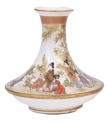 Lot 276 - A JAPANESE SATSUMA VASE