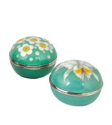 Lot 302 - A PAIR OF JAPANESE CLOISONNE BOXES AND COVERS