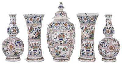 Lot 467 - A DUTCH DELFT FIVE-PIECE GARNITURE, DE METAALE POT (LAMBERTUS VAN EENHOORN), CIRCA 1700-1720