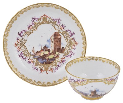 Lot 486 - A MEISSEN TEABOWL AND SAUCER