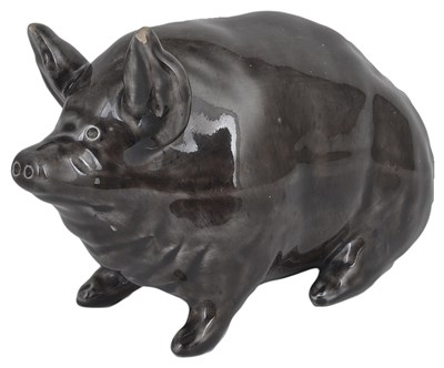 Lot 498 - A FIFE POTTERY WEMYSS WARE PIG, CIRCA 1900