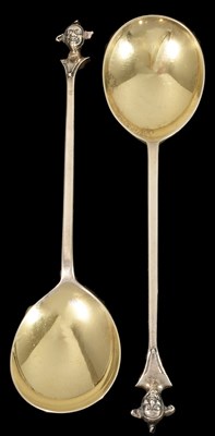 Lot 517 - A PAIR OF GEORGE V SILVER NOVELTY SPOONS