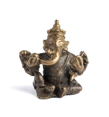 Lot 141 - A SMALL BRONZE FIGURE OF GANESHA, HIMACHAL PRADESH, NORTHERN INDIA, 17TH/18TH CENTURY