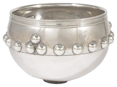 Lot 596 - AN ARTS AND CRAFTS SILVER BOWL