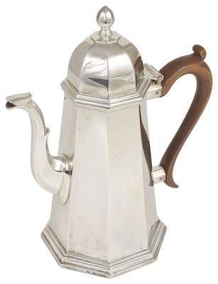 Lot 601 - A SILVER COFFEE POT