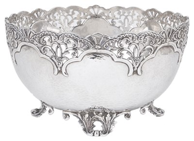 Lot 608 - AN EDWARDIAN SILVER FRUIT BOWL