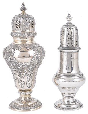 Lot 642 - A VICTORIAN SILVER CASTER