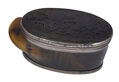 Lot 695 - AN IBEX HORN SNUFF BOX