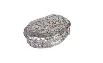 Lot 711 - A FRENCH SILVER SNUFF BOX