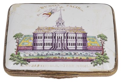 Lot 723 - A GERMAN ENAMEL SNUFF BOX COMMEMORATING THE PEACE OF HUBERTUSBERG