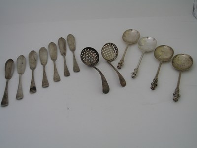 Lot 89 - A SET OF FOUR EDWARIAN SILVER APOSTLE SPOONS