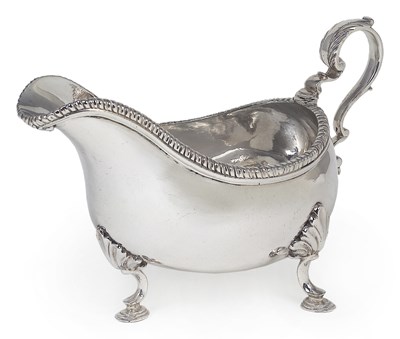 Lot 115 - A GEORGE III SILVER SAUCEBOAT