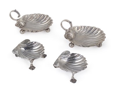 Lot 121 - A PAIR OF GEORGE III SILVER SHELL SALTS