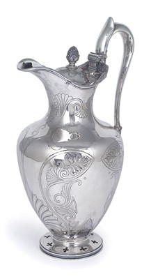 Lot 142 - A VICTORIAN SILVER COVERED JUG