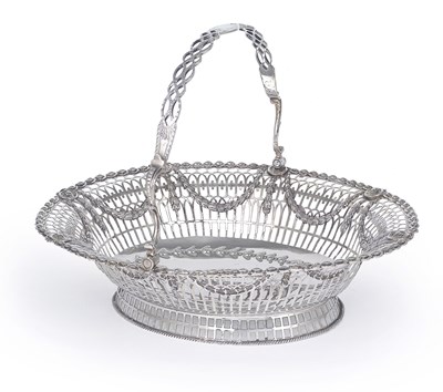 Lot 143 - A GEORGE III SILVER BASKET