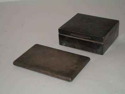 Lot 153 - A SILVER CIGARETTE CASE