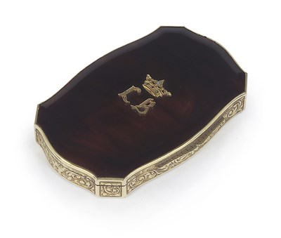 Lot 188 - A GOLD AND TORTOISESHELL BOX