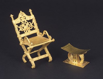 Lot 192 - A GHANAIAN GOLD MINIATURE STOOL