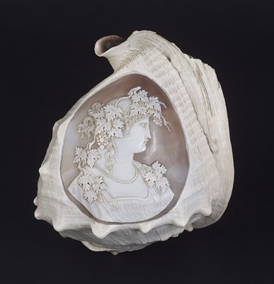 Lot 205 - AN ITALIAN CAMEO CARVED EMPEROR HELMET SHELL