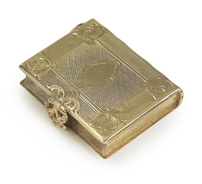 Lot 218 - A GOLD BOOK FORM LOCKET