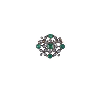 Lot 232 - AN EMERALD AND DIAMOND BROOCH