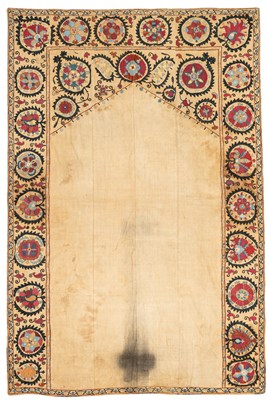 Lot 237 - AN EMBROIDERED NICHE 'SUSANI', BOKHARA OR SHAKHRISYABZ, CENTRAL ASIA, LATE 19TH CENTURY