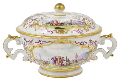 Lot 1 - A MEISSEN SMALL ECUELLE AND COVER