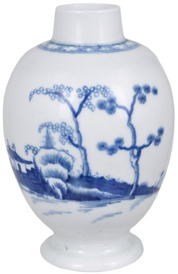 Lot 38 - A WORCESTER BLUE AND WHITE OVOID TEA CANISTER