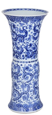 Lot 46 - A CHINESE BLUE AND WHITE PORCELAIN TALL BEAKER VASE, KANGXI