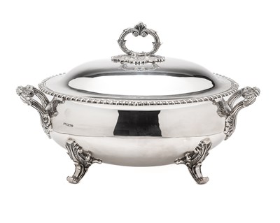 Lot 179 - A SILVER SOUP TUREEN AND COVER, ROBERTS & BELK LTD., SHEFFIELD, 1975