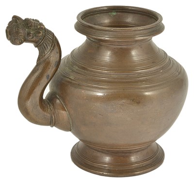 Lot 193 - A SPOUTED LOTA