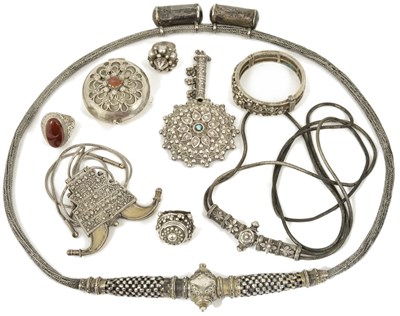 Lot 223 - NINE SILVER ITEMS